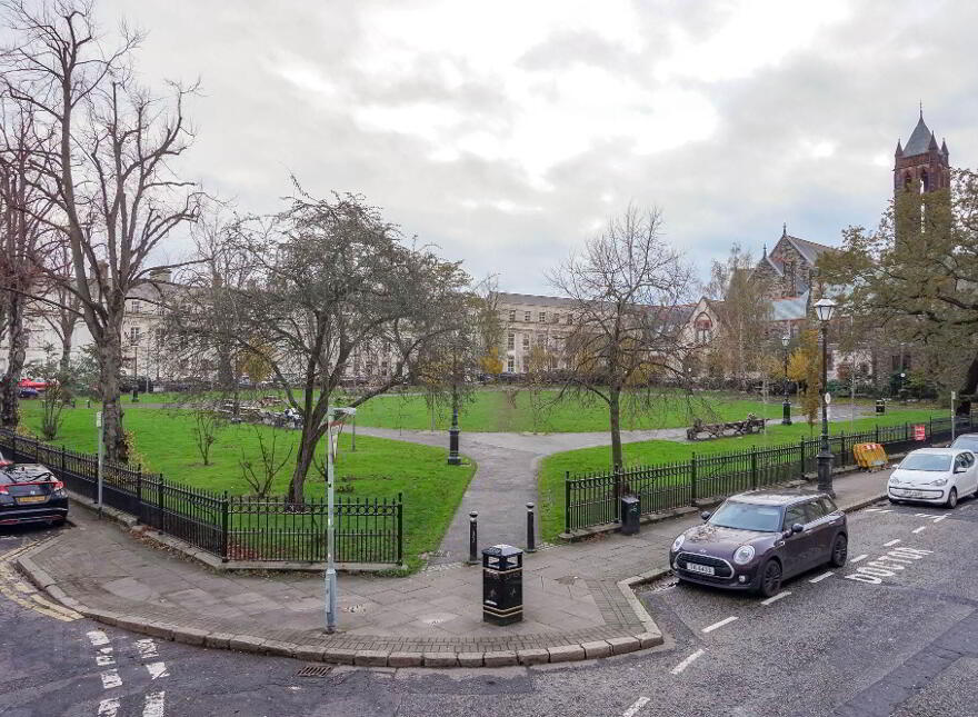 Apt 3, 10 Lower Crescent, Belfast, BT7 1NR
