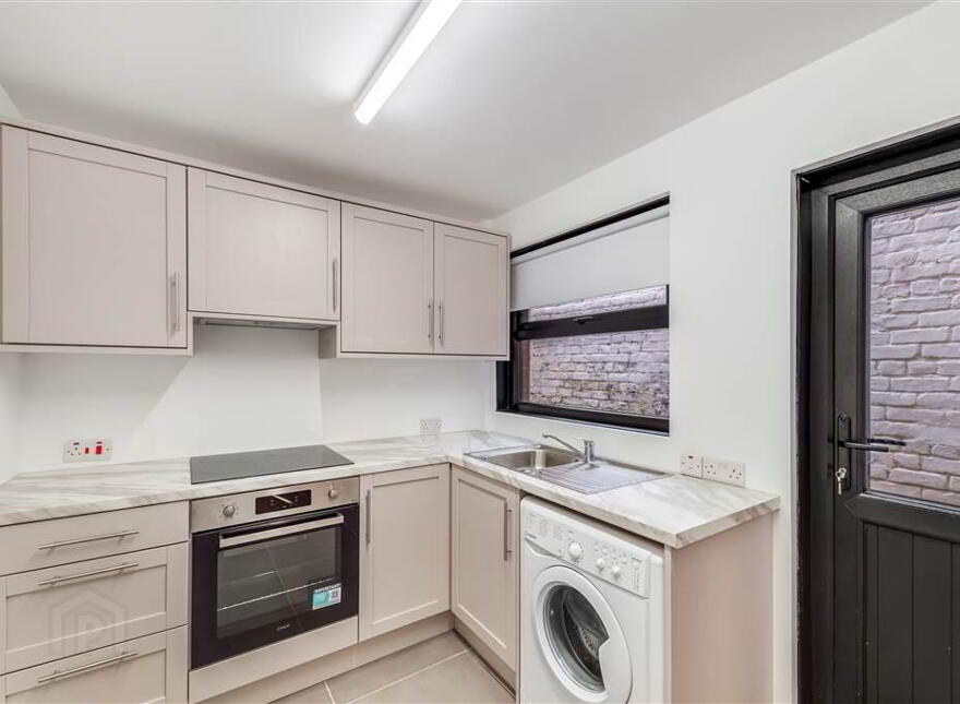 110 Broadway, Belfast, BT12 6HX