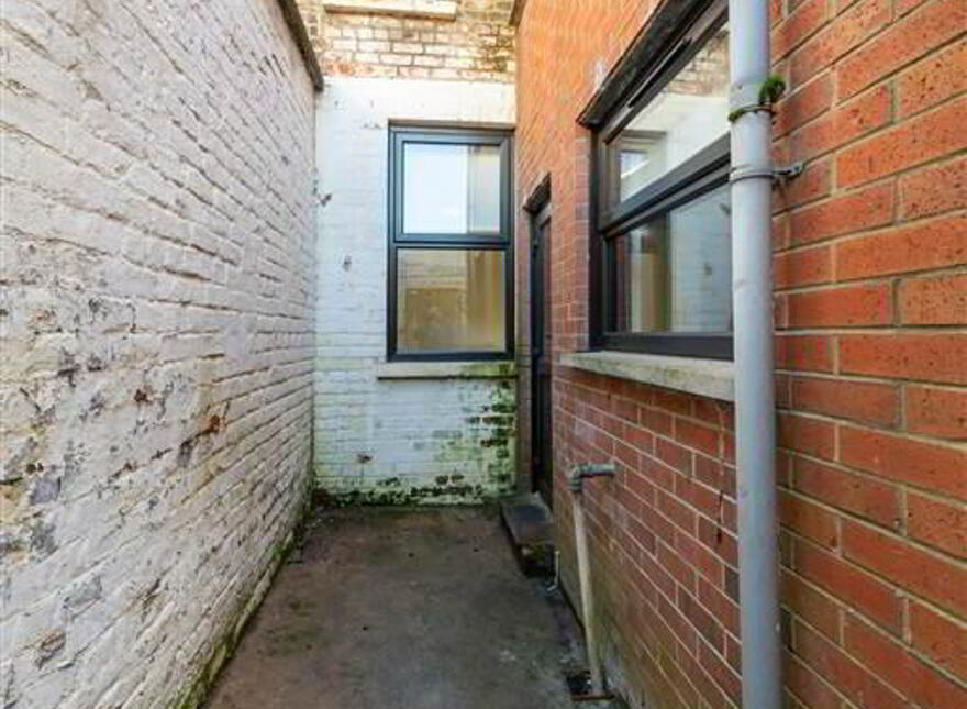 110 Broadway, Belfast, BT12 6HX