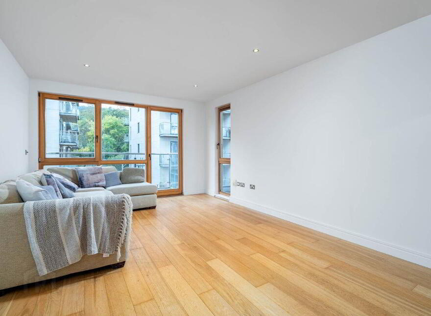 Apartment 21 The Oak Parkview, Stepaside, Stepaside, D18W527
