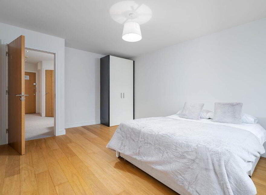 Apartment 21 The Oak Parkview, Stepaside, Stepaside, D18W527