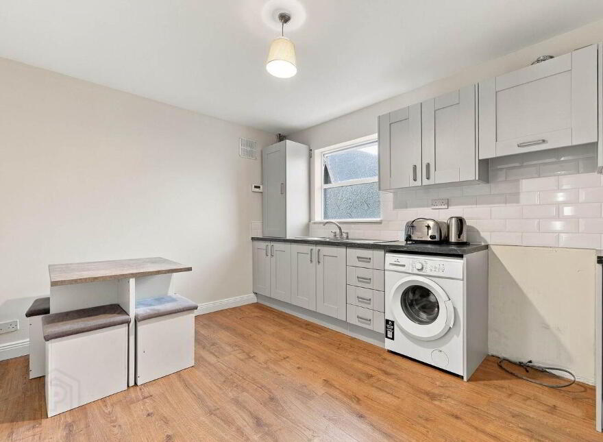 37b/37c The Square, Skerries, K34DX61