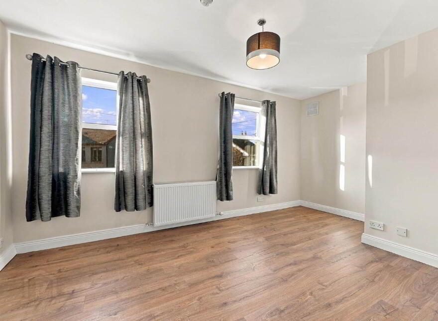37b/37c The Square, Skerries, K34DX61