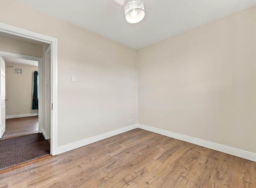 37b/37c The Square, Skerries, K34DX61