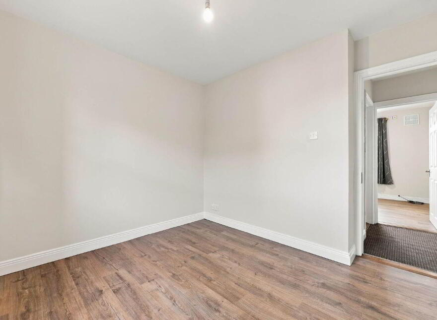 37b/37c The Square, Skerries, K34DX61
