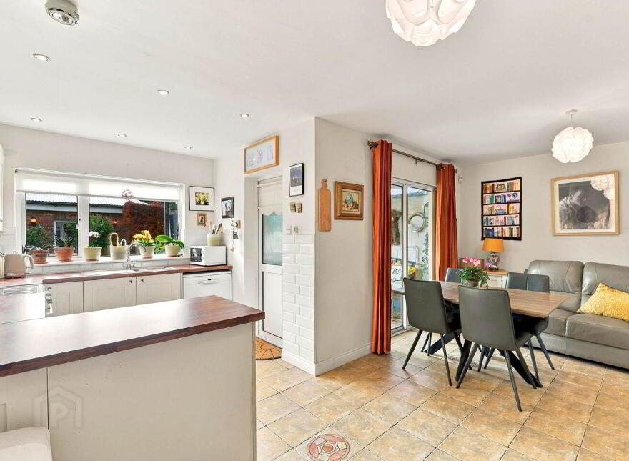 49 Beechcroft, Summerhill, A83X370