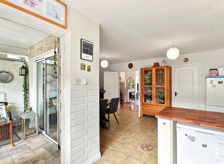 49 Beechcroft, Summerhill, A83X370