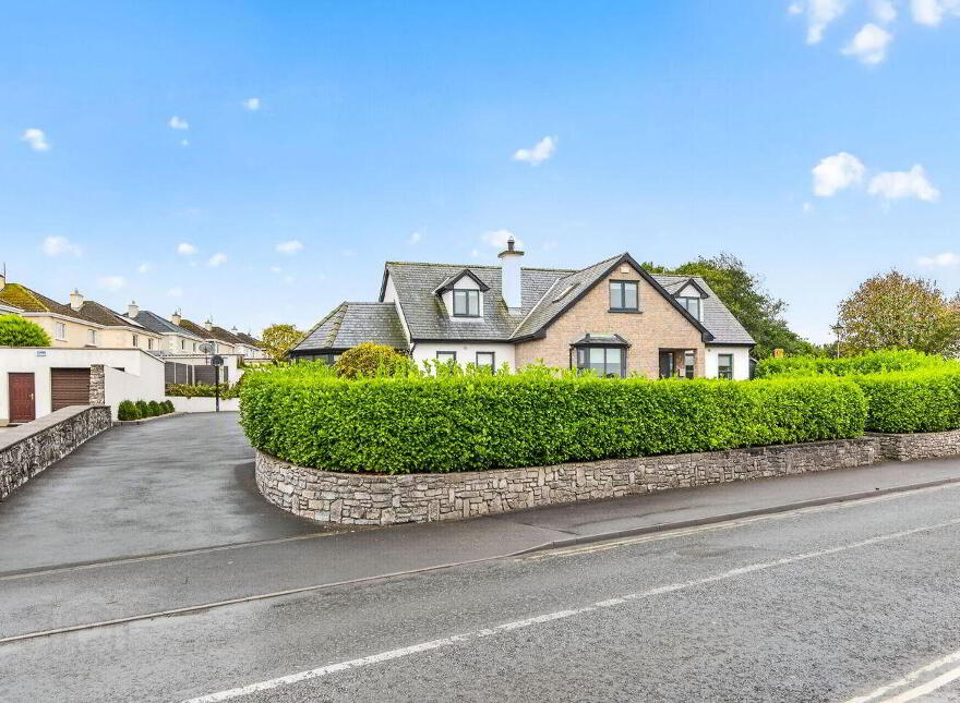 Charlestown Road, Tubbercurry, F91EH95