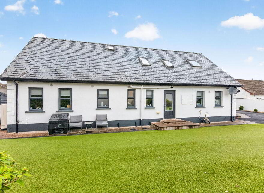Charlestown Road, Tubbercurry, F91EH95