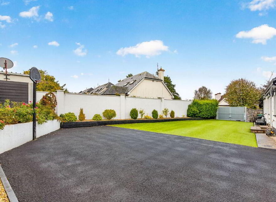 Charlestown Road, Tubbercurry, F91EH95