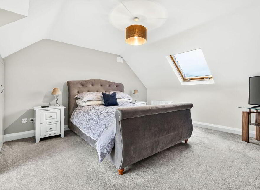 Charlestown Road, Tubbercurry, F91EH95
