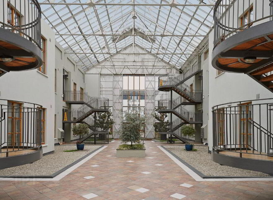 101 The Fir, Winter Garden, Pearse Street, Dublin 2, D02