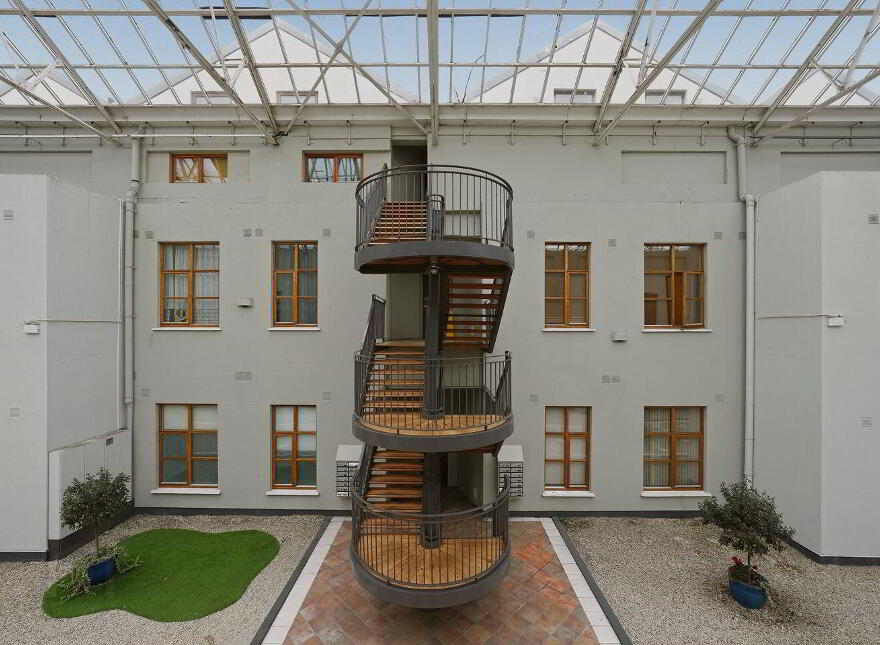 101 The Fir, Winter Garden, Pearse Street, Dublin 2, D02