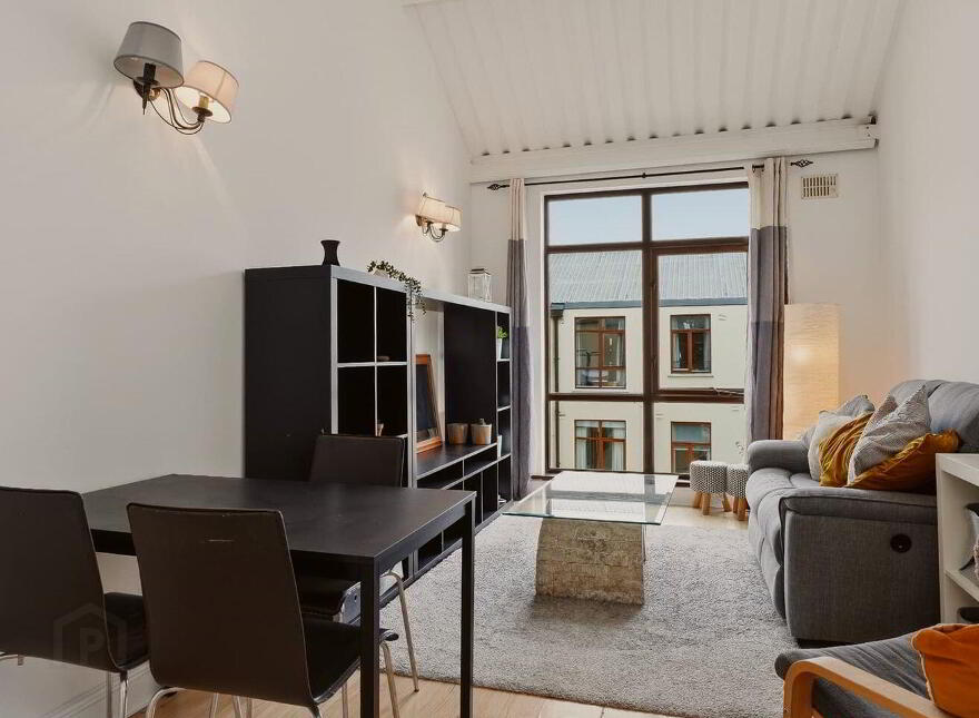 101 The Fir, Winter Garden, Pearse Street, Dublin 2, D02