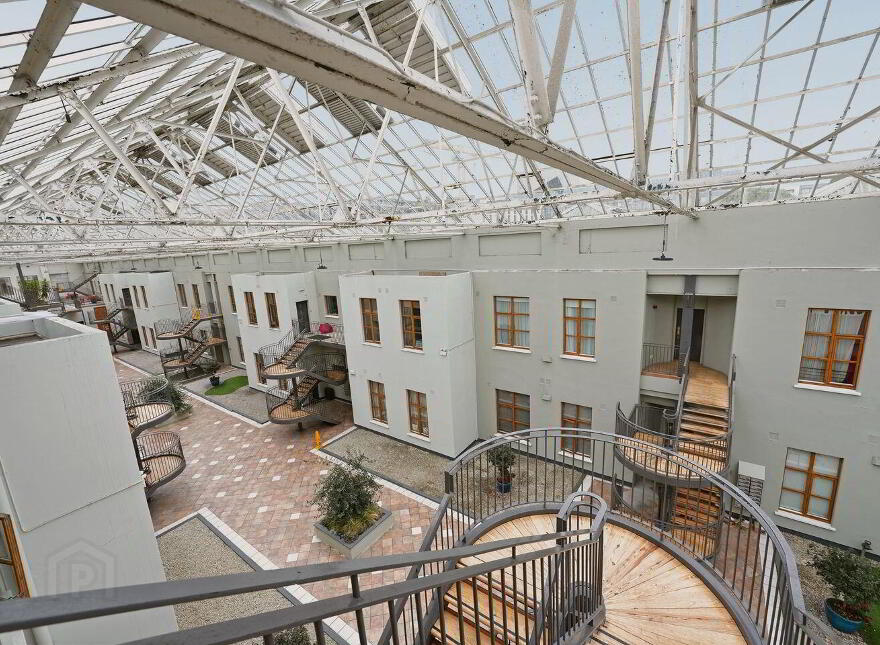 101 The Fir, Winter Garden, Pearse Street, Dublin 2, D02