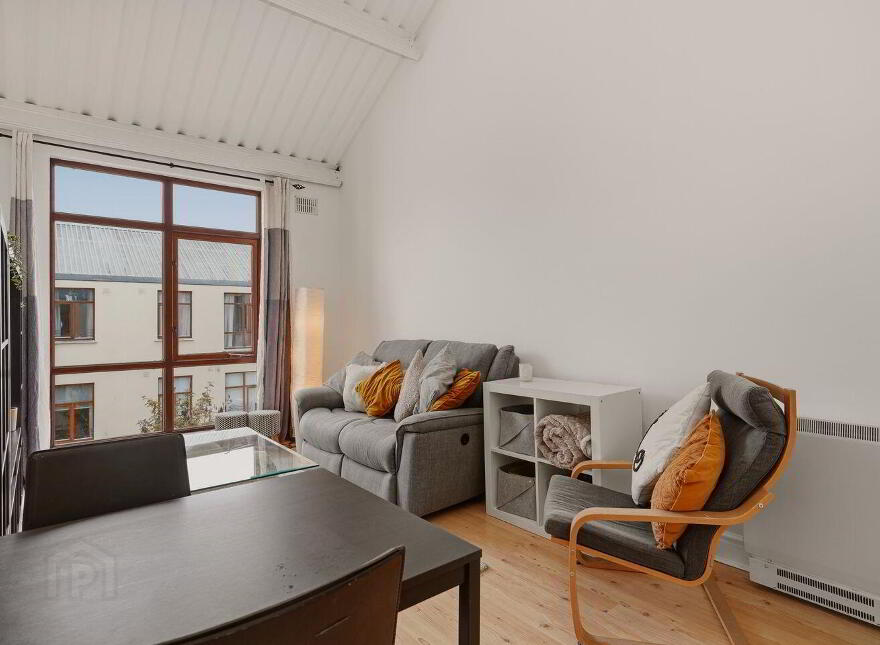 101 The Fir, Winter Garden, Pearse Street, Dublin 2, D02
