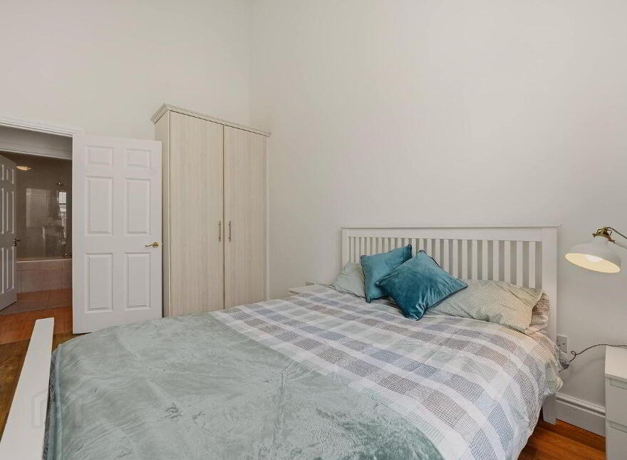 101 The Firs, Winter Garden, Pearse Street, Dublin 2, D02