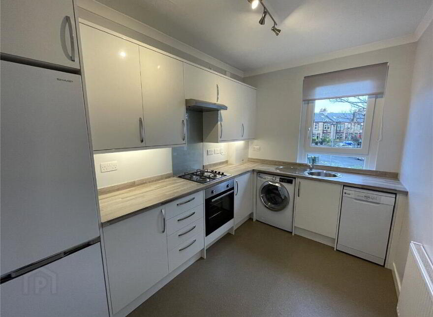 6 Glendevon Avenue, Edinburgh, EH12 5UN