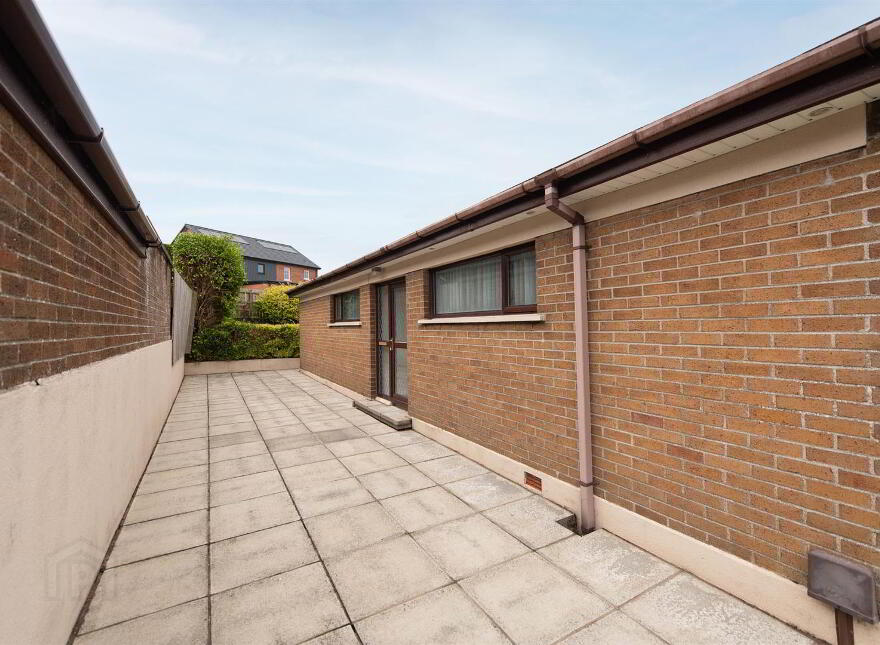 15 Marlborough Crescent, Carryduff, Belfast, BT8 8NP