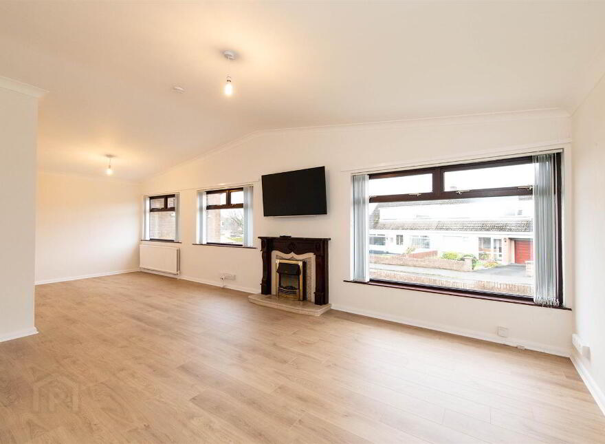 15 Marlborough Crescent, Carryduff, Belfast, BT8 8NP