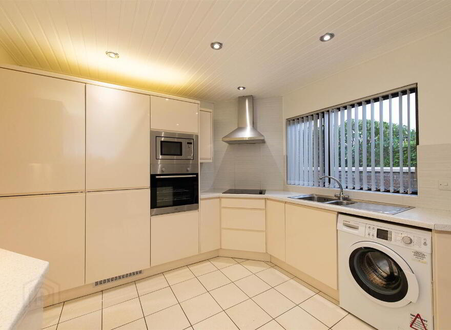 15 Marlborough Crescent, Carryduff, Belfast, BT8 8NP