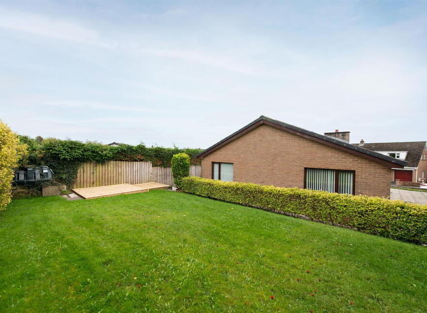 15 Marlborough Crescent, Carryduff, Belfast, BT8 8NP