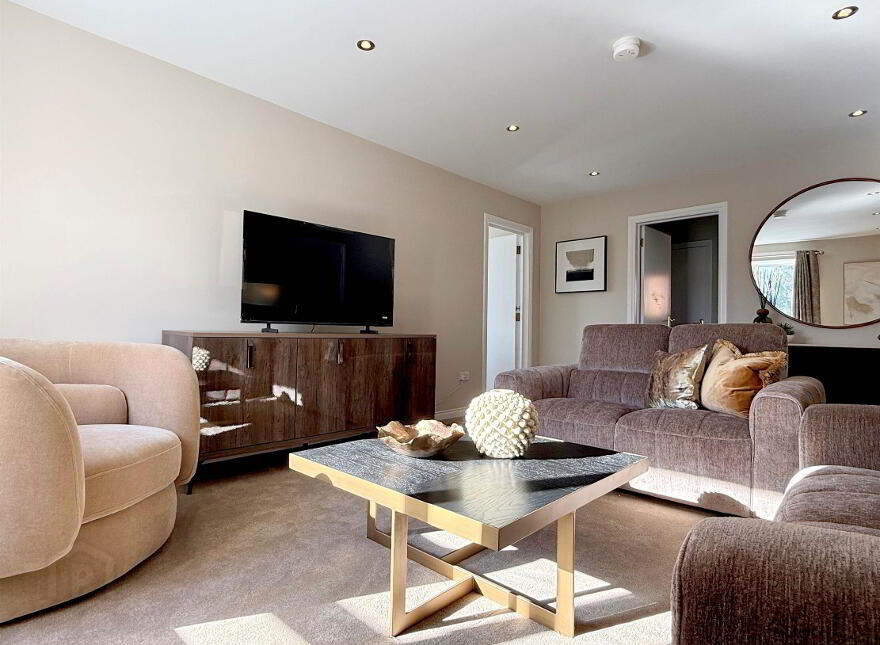 2 Drumkeen Manor, Forestside / Upper Galwally, Belfast, BT8 7AZ