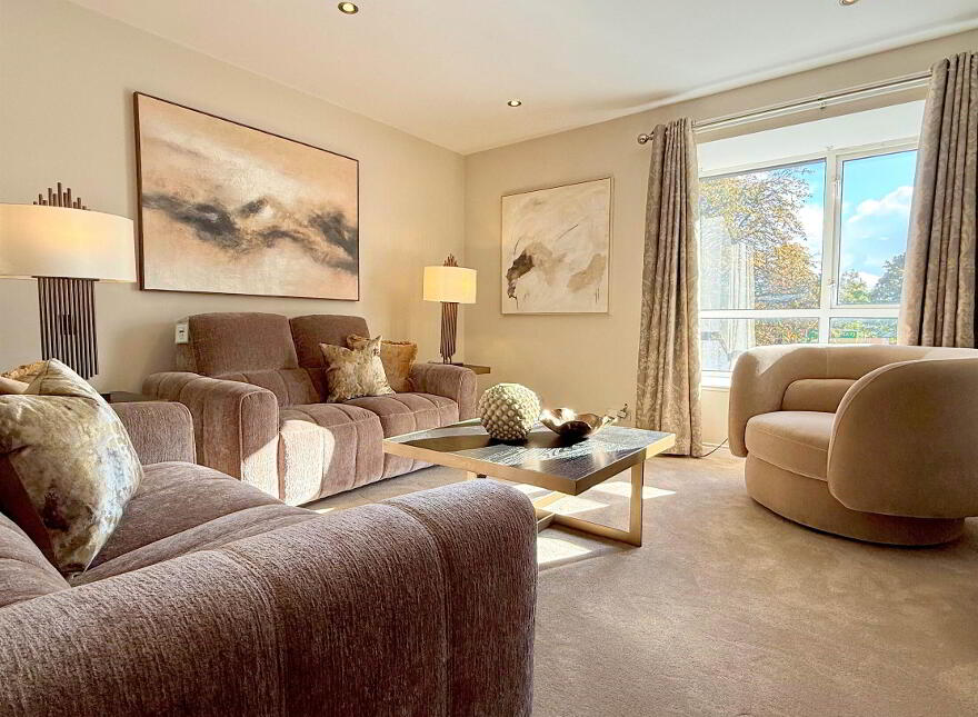 2 Drumkeen Manor, Forestside / Upper Galwally, Belfast, BT8 7AZ