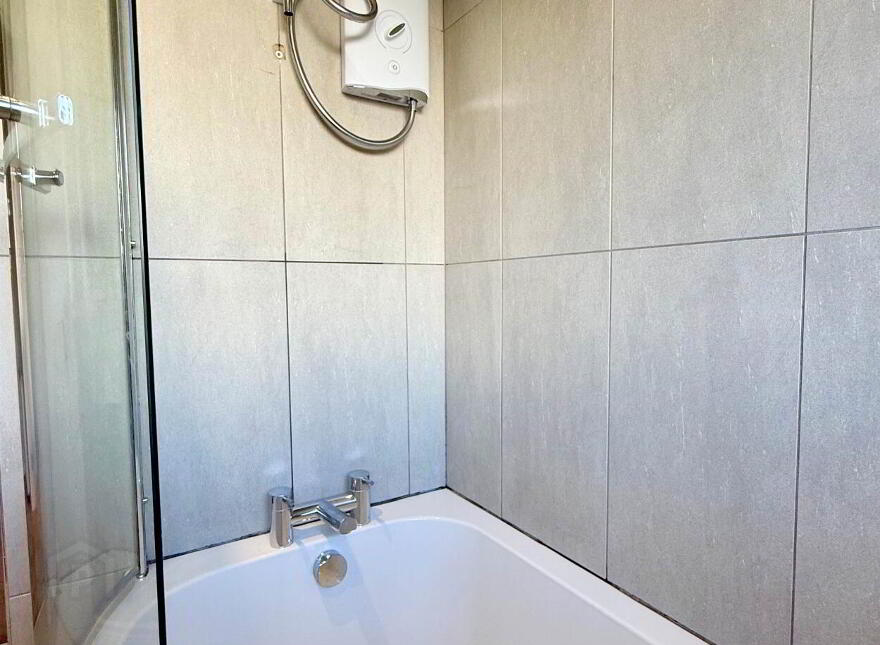 2 Drumkeen Manor, Forestside / Upper Galwally, Belfast, BT8 7AZ