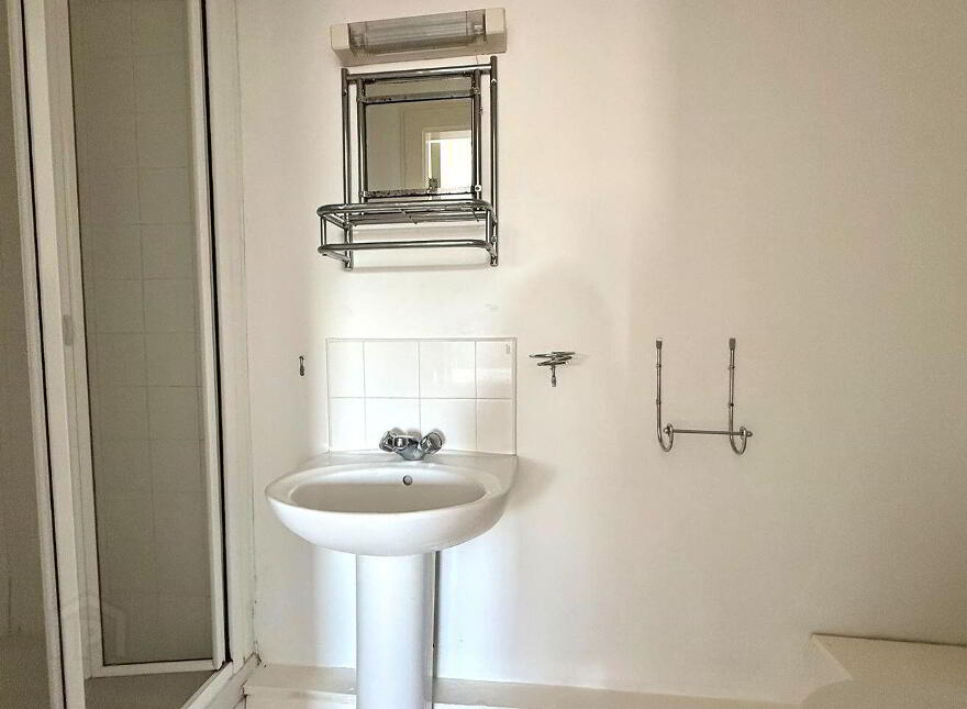 Apartment 313 Harvey's Quay Apartments, Ennis Road, V94N26V
