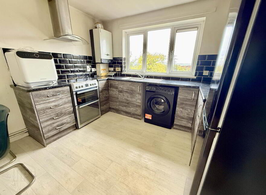 41 Rosewood Park, Church Road, Belfast, BT6 9RX