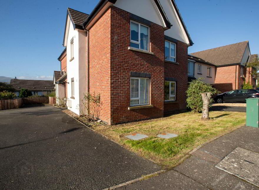8 Castleglen, Dundrum, BT33 0RH