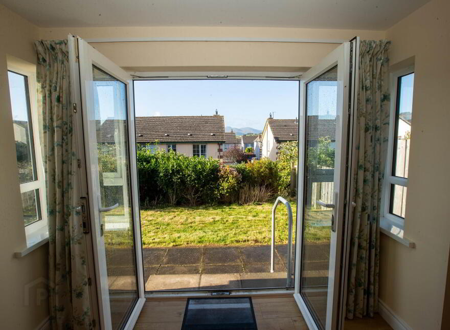 8 Castleglen, Dundrum, BT33 0RH