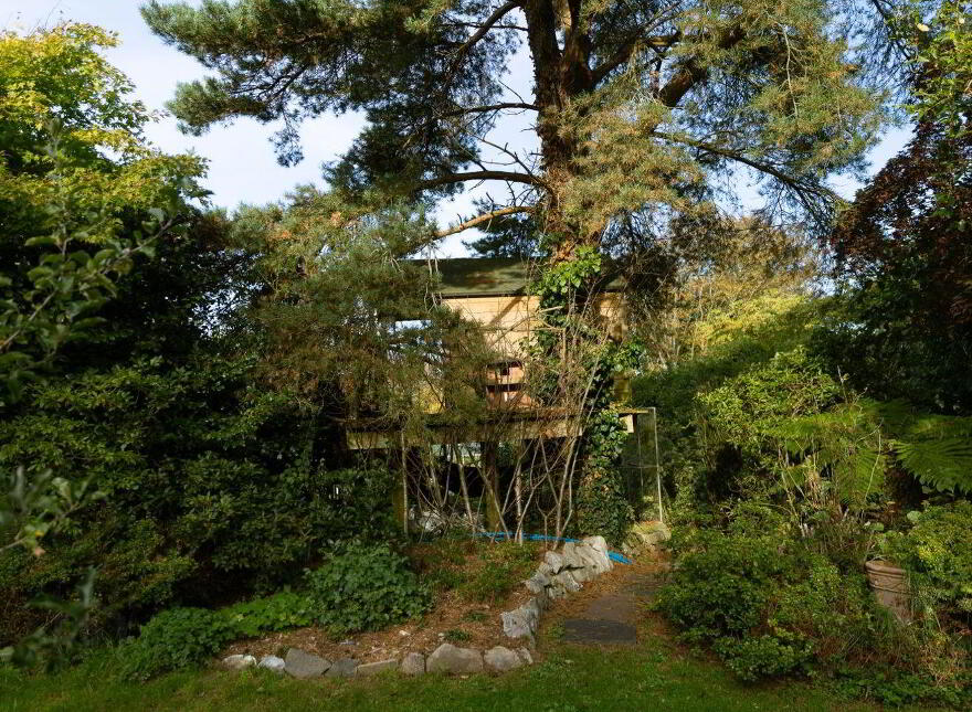 Lakemount, Barnavara Hill, Riverstown, T45X340