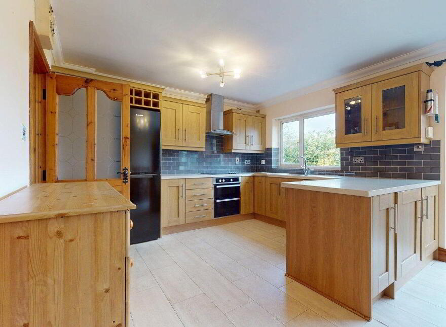 37 Rossmor, Castlebar, F23N924