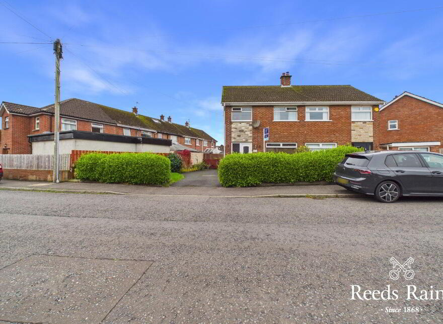 111 Dunleady Park, Dundonald, Belfast, BT16 1JX