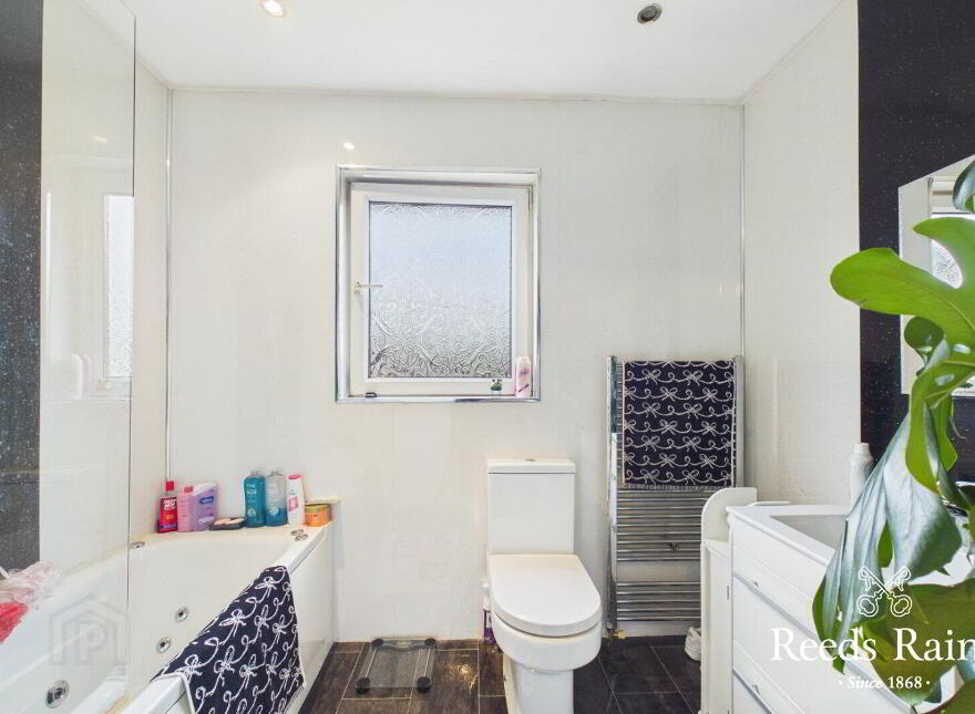 111 Dunleady Park, Dundonald, Belfast, BT16 1JX