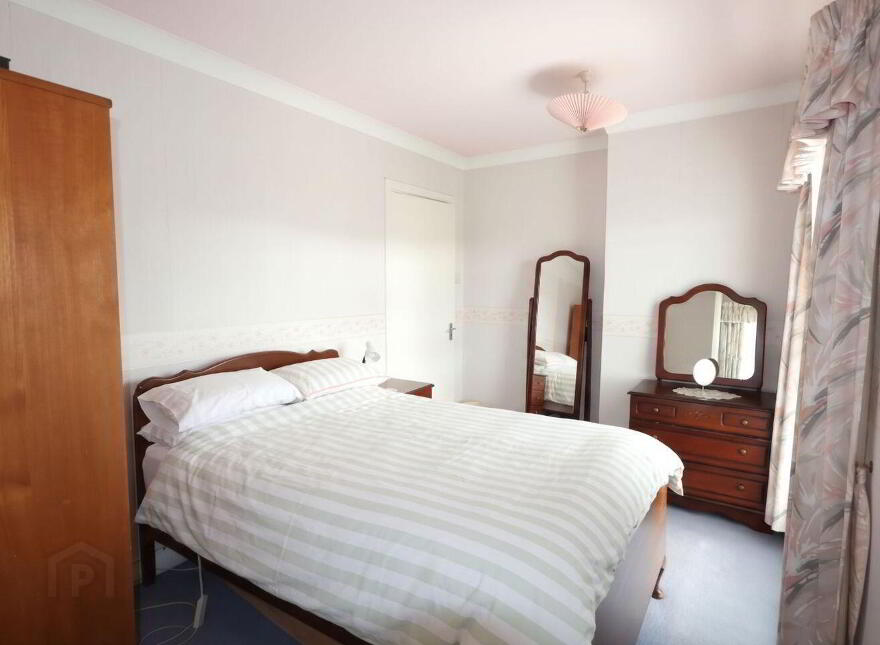 El Madrigal, Nally Street, Ballina, F26V6D5