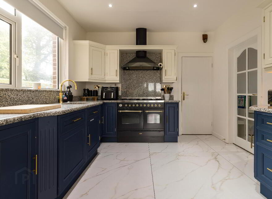 96 Belfast Road, Dollingstown, Lurgan, BT66 7JT
