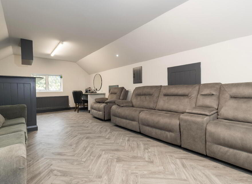 96 Belfast Road, Dollingstown, Lurgan, BT66 7JT