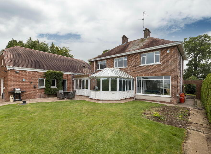 96 Belfast Road, Dollingstown, Lurgan, BT66 7JT