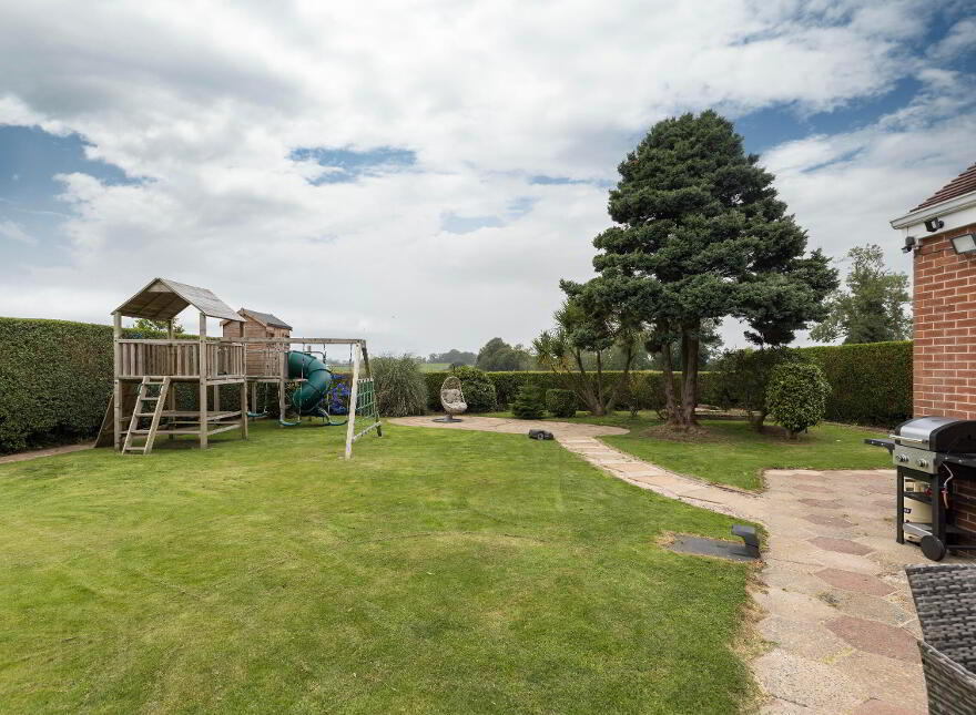 96 Belfast Road, Dollingstown, Lurgan, BT66 7JT