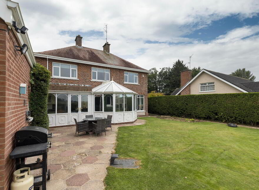 96 Belfast Road, Dollingstown, Lurgan, BT66 7JT
