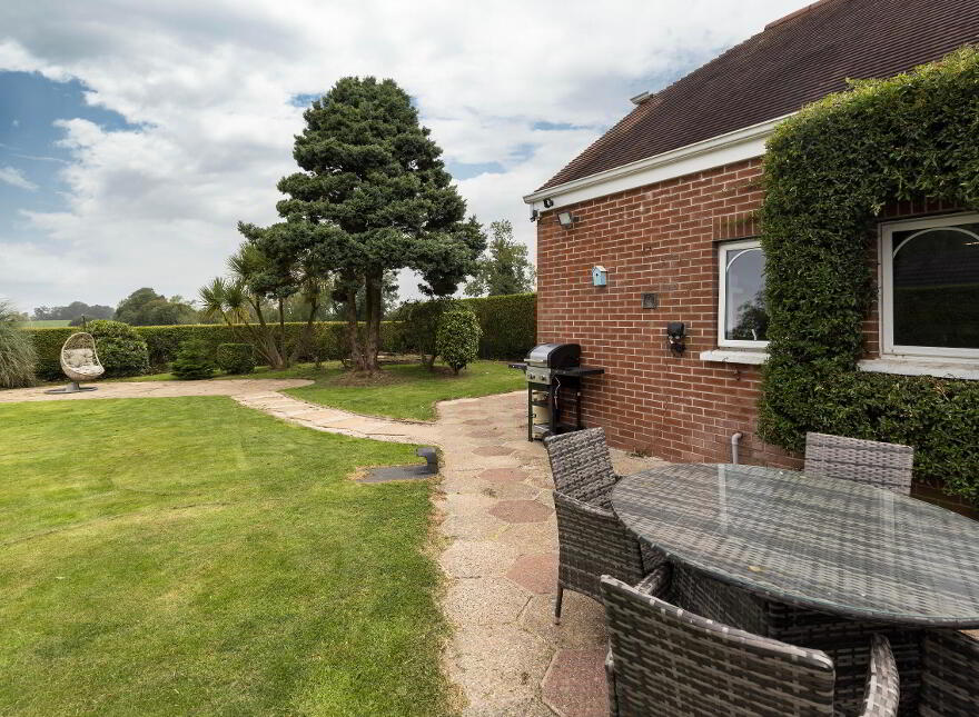96 Belfast Road, Dollingstown, Lurgan, BT66 7JT