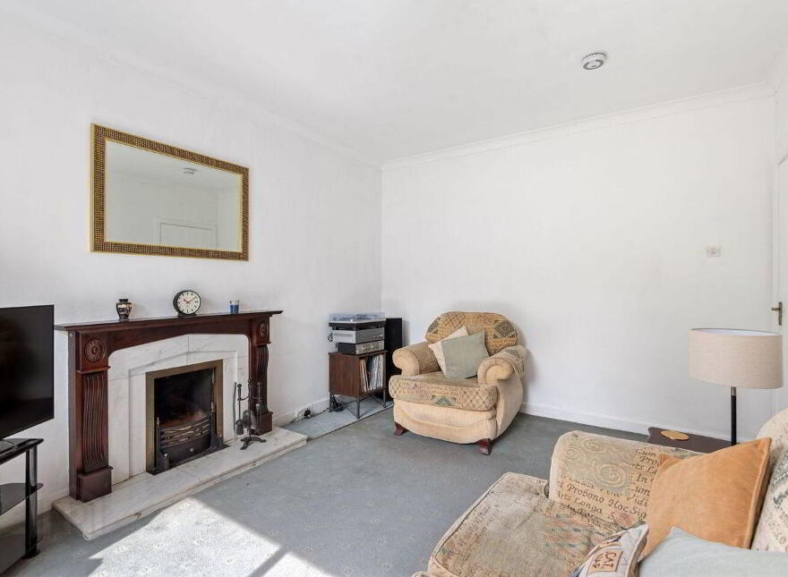33 Dangan Park, Kimmage, D12V027