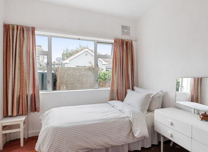33 Dangan Park, Kimmage, D12V027