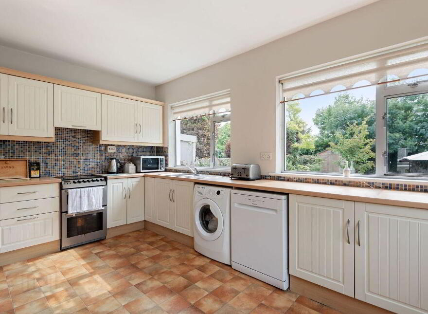 33 Dangan Park, Kimmage, D12V027