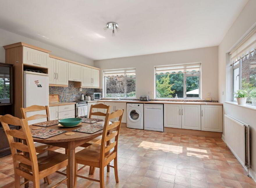 33 Dangan Park, Kimmage, D12V027