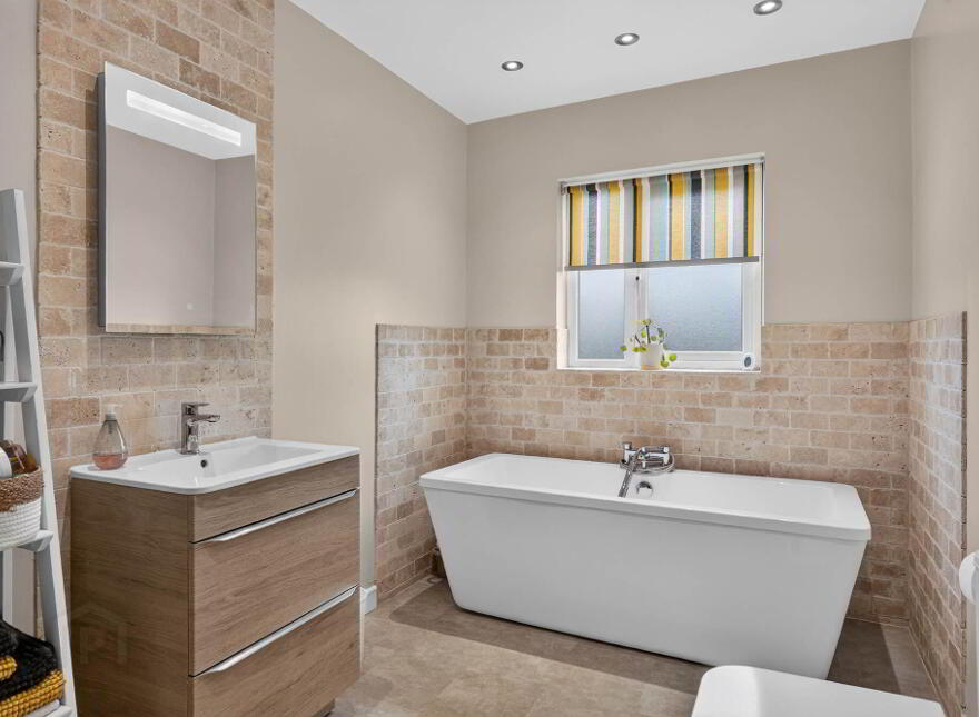 38 South Sperrin, Belfast, BT5 7HW