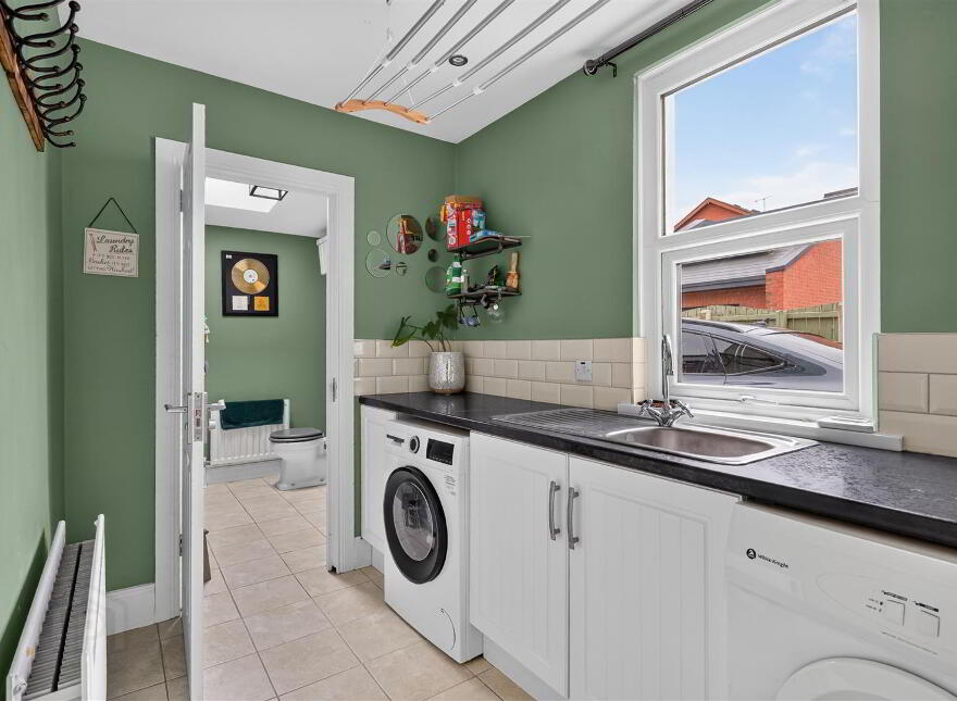 2 Chichester Avenue, Belfast, BT15 5EH